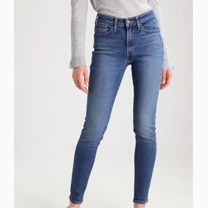 BUNDLE 2 LEVIS 721 High Rise Jeans 27